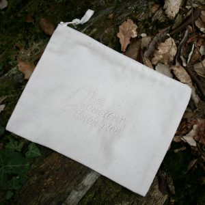 Pochette écru: "La doucœur sinon rien"